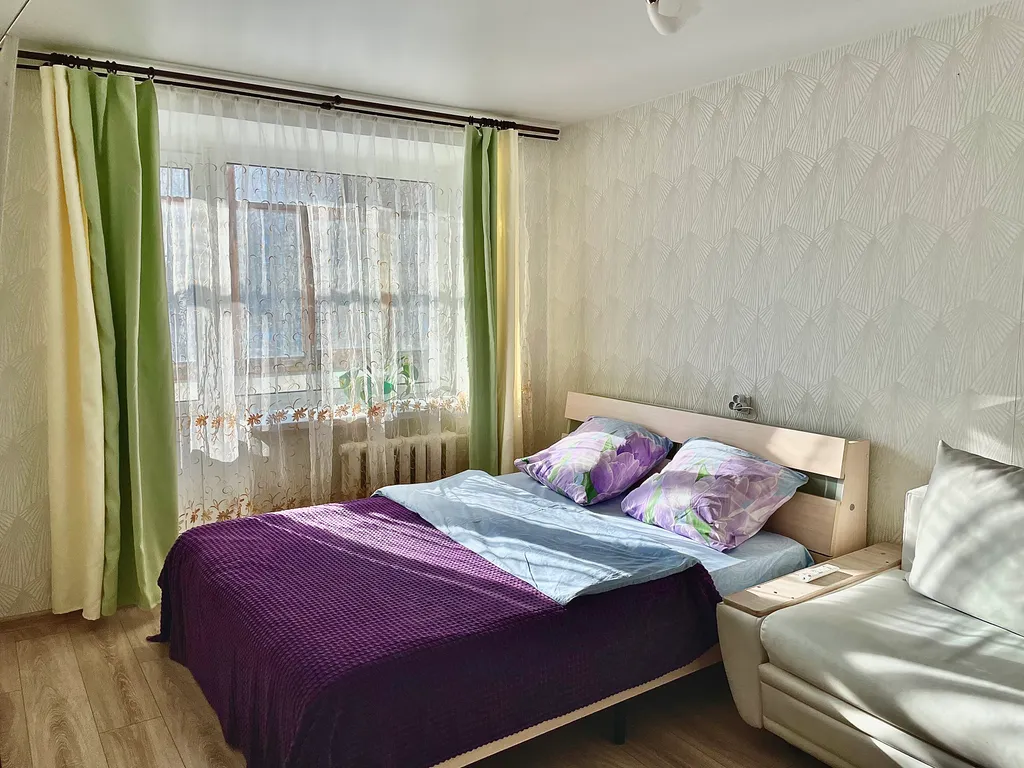 Уютная однокомнатная квартира — аренда посуточно в Тюмень