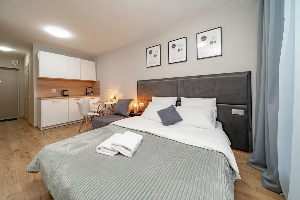 Апартаменты студия у метро, с кухней и панорамными окнами