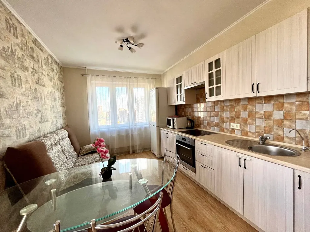 Просторная 1-комнатная квартира для 1-4 гостей у Шереметьево