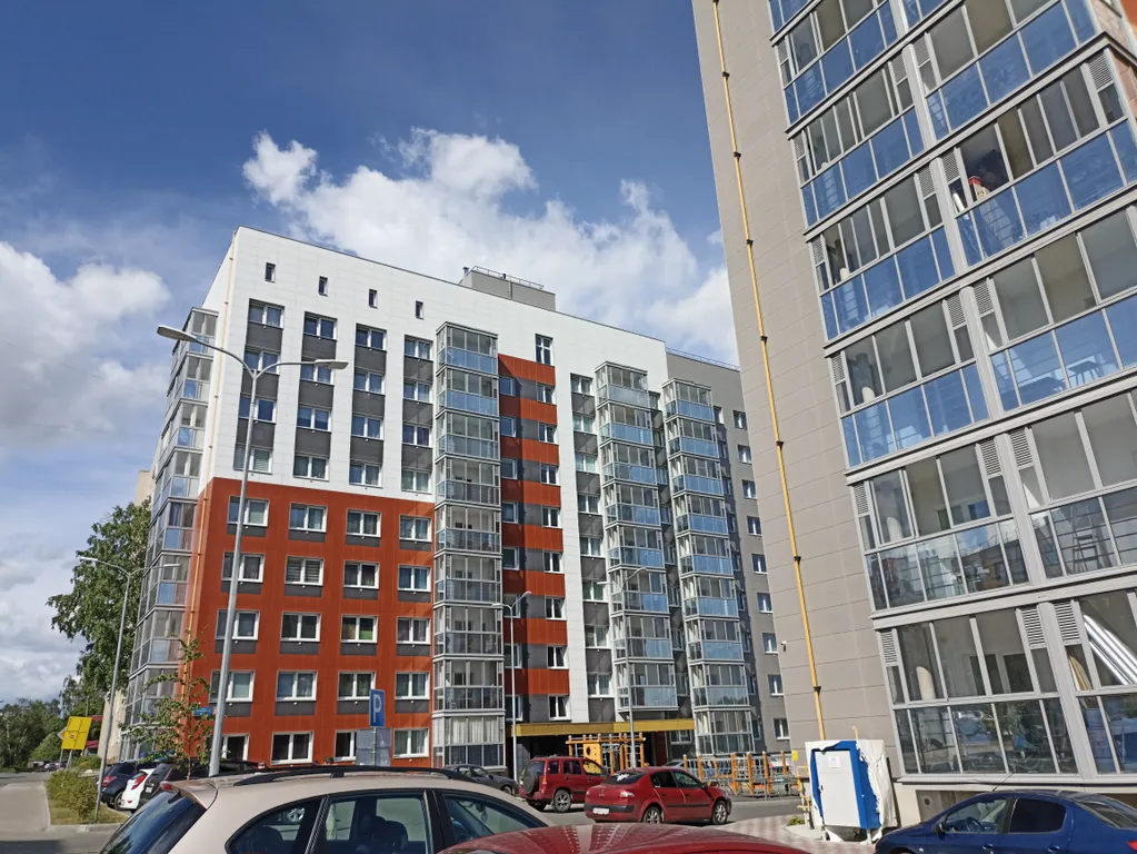 Новая квартира с панорамным балконом в расширенном центре