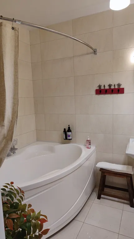 Трёхкомнатная квартира с элементами колониального стиля у подъемника