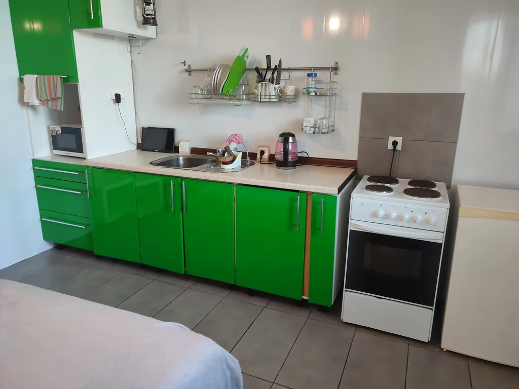 Студия в современном новом доме на проспекте Строителей