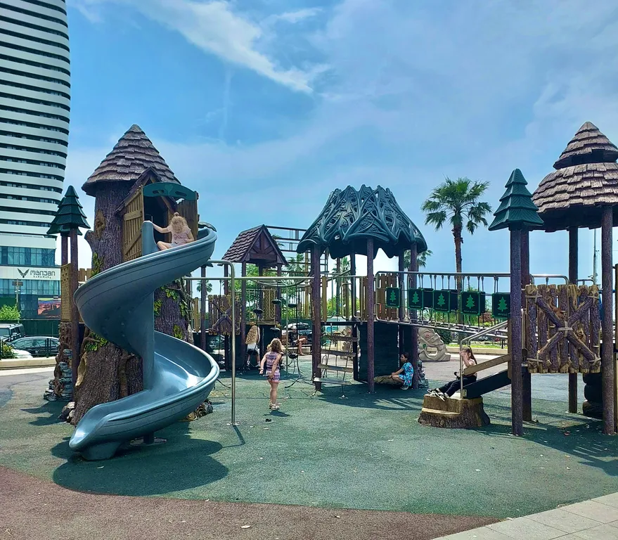 Апартамент на первой линии с большой террасой и шикарным видом