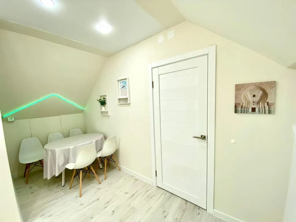 Коттедж Дом с бассейном и своей территорией — Бжид