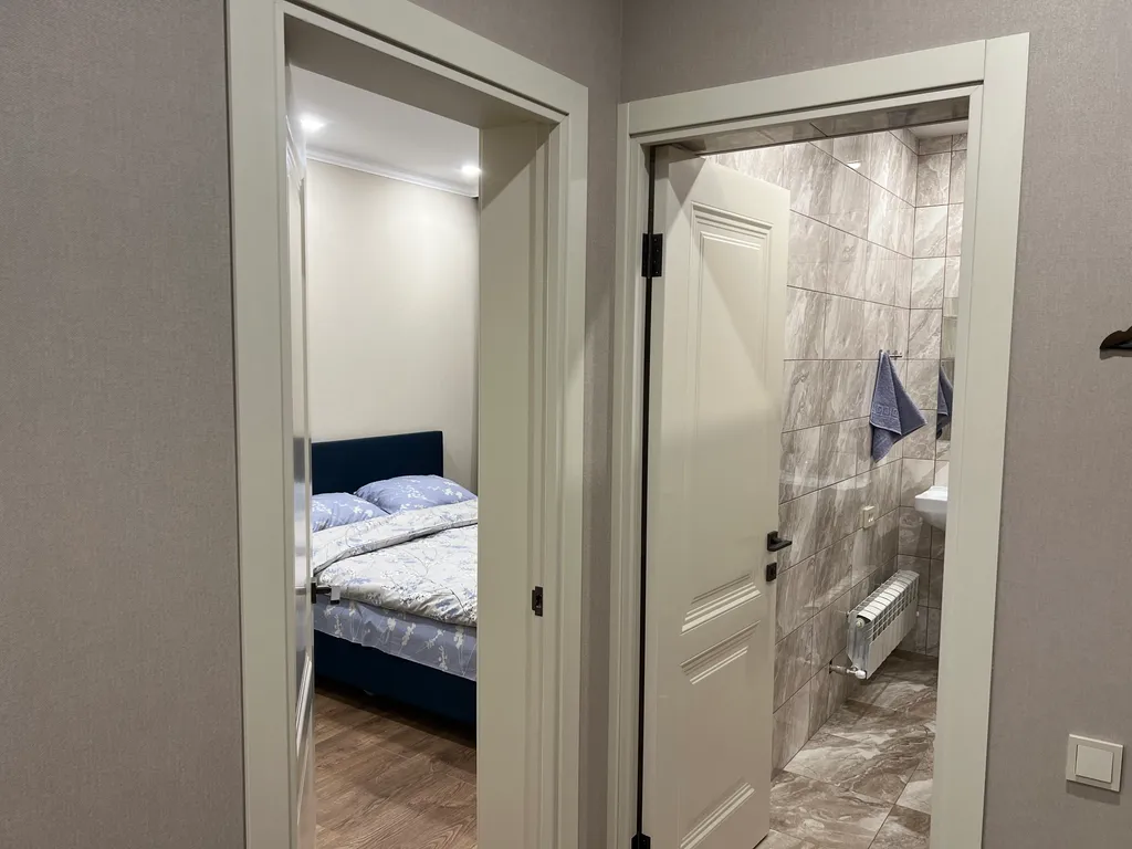 Новый дом в тихом месте недалеко от центра города