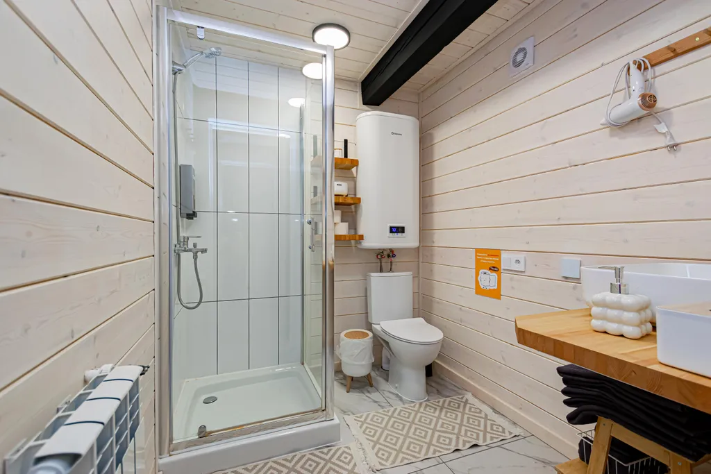 Уютные домики на берегу реки Косьва