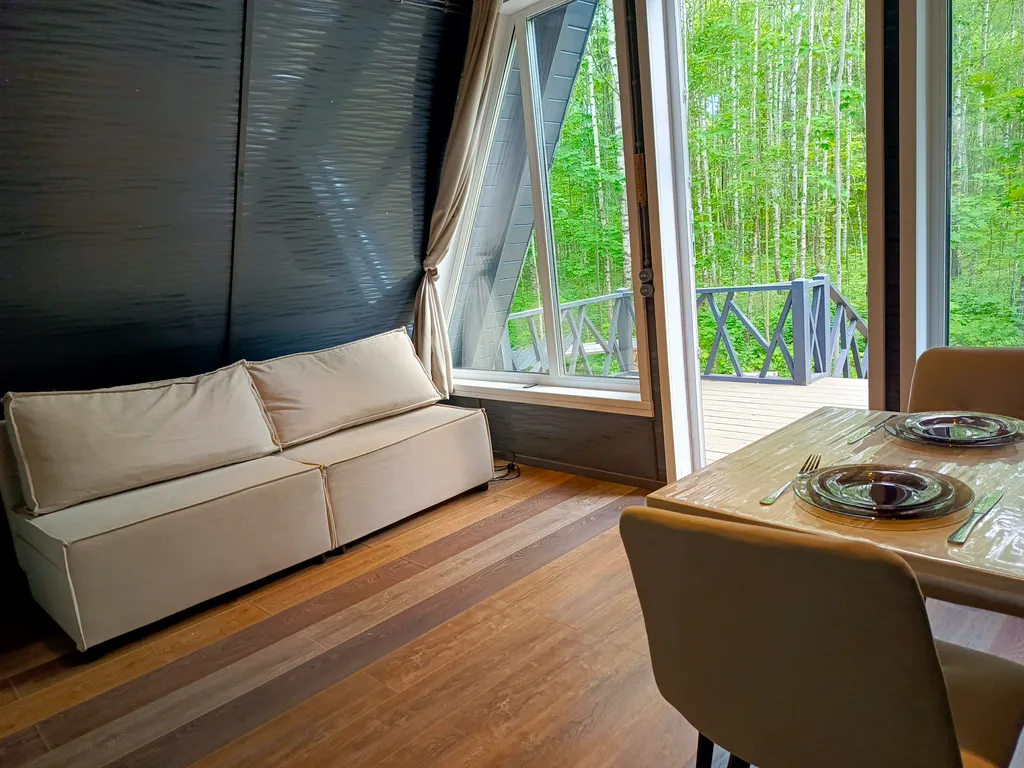 Дом Афрейм в лесу