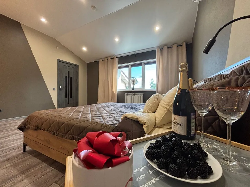 Шикарная трехкомнатная квартира с собственной Бесплатной парковкой!