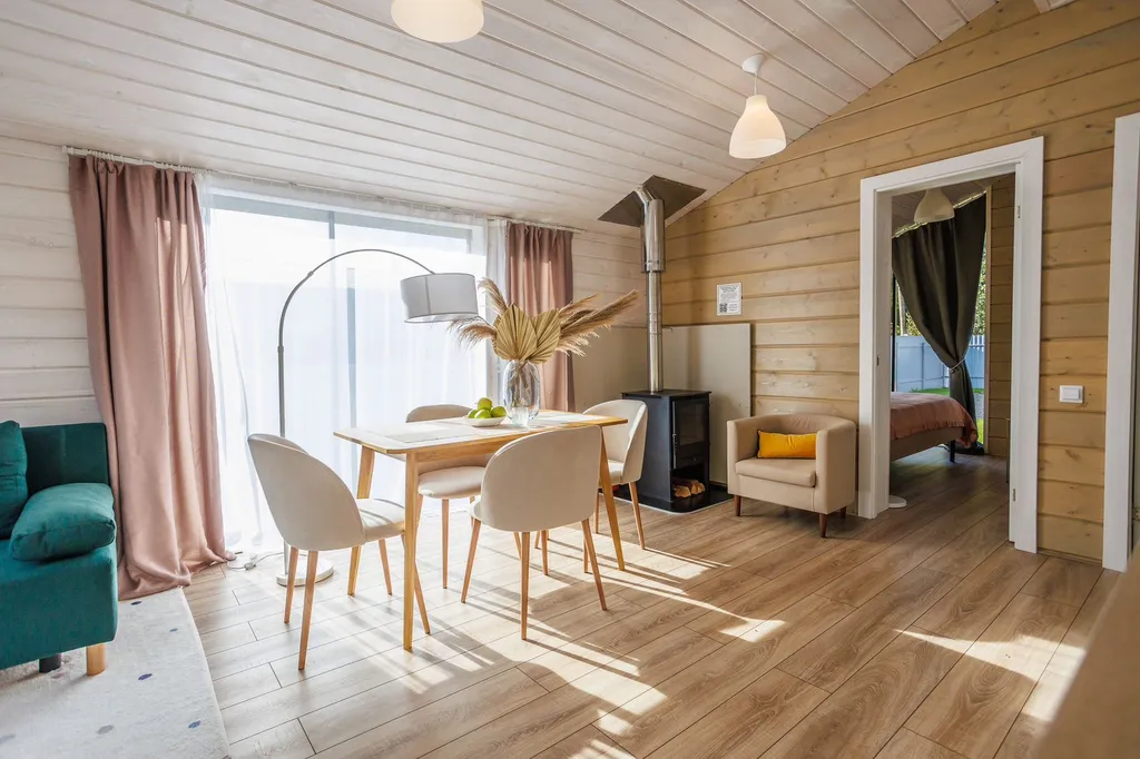 Дом Мая у озера с баней на дровах