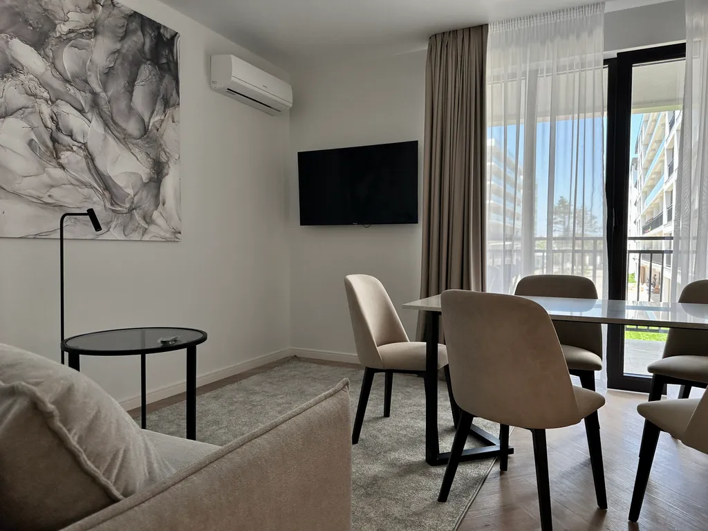 Апартамент делюкс  в резиденции Европа с бассейном