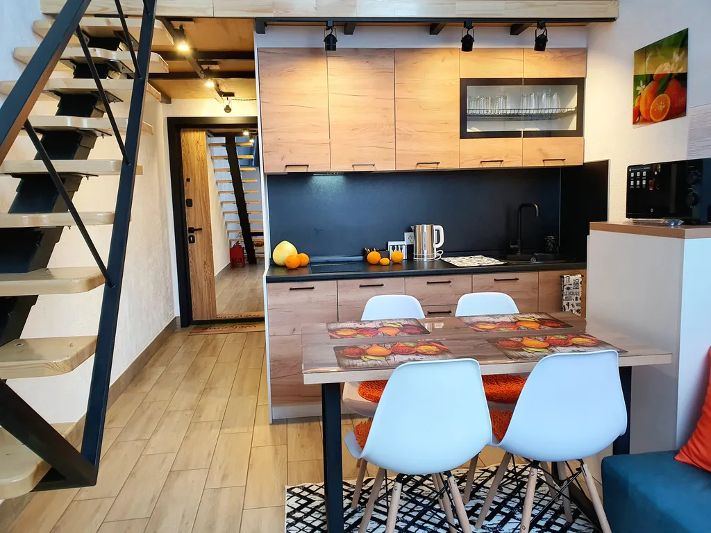 Комфортный двухуровневый апартамент в элитном комплексе Колизей