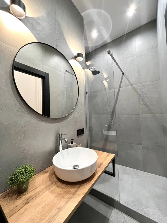 Стильная студия с выходом на кровлю ТЦ Галерея