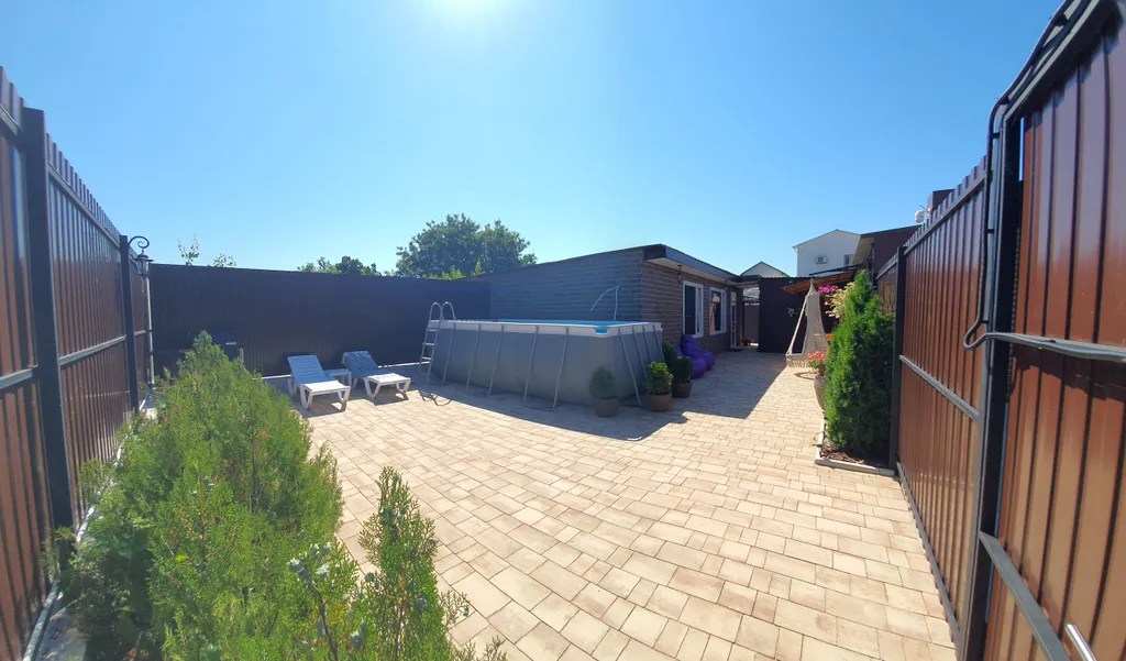 Домик с бассейном на Фиоленте со своей территорией