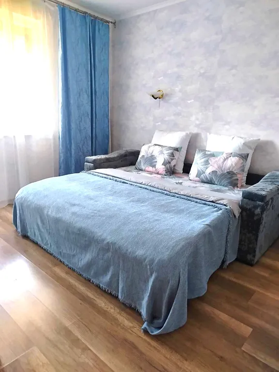 Замечательная квартира в районе 7 горбольницы с видом на горы