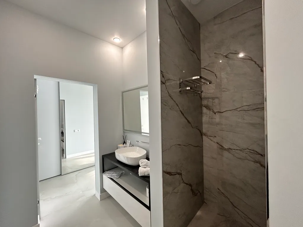 Квартира Просторная видовая квартира с панорамным остеклением — Геленджик