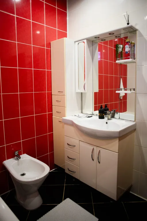 Просторный комфортабельный коттедж в центре города с банным чаном