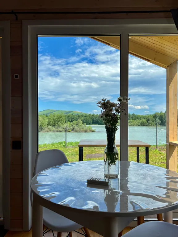 Домик с панорамным видом на Катунь