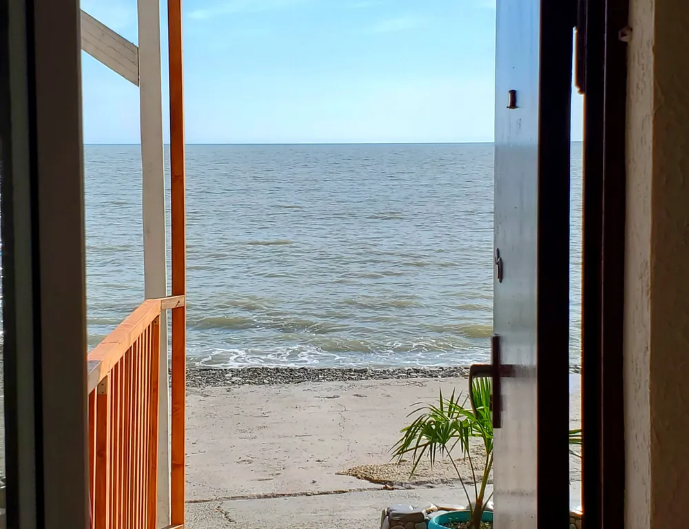 Двухкомнатные апартаменты с выходом к морю