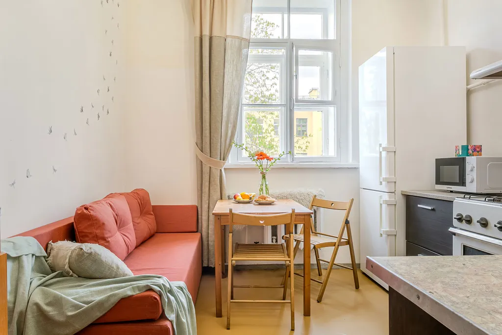 Светлый дом на Сенной