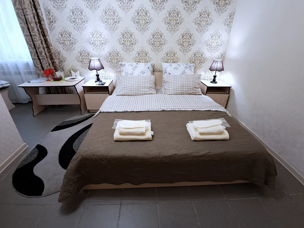 Номер в сердце города.Главный пр-т Азовский-2 мин.Набережная,пляж-5мин