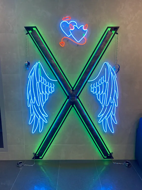 Панорамная квартира с джакузи и камином