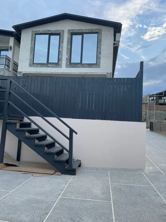 Дом на берегу Каспийского моря