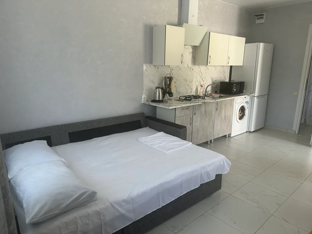 Уютная студия с видом на море и город