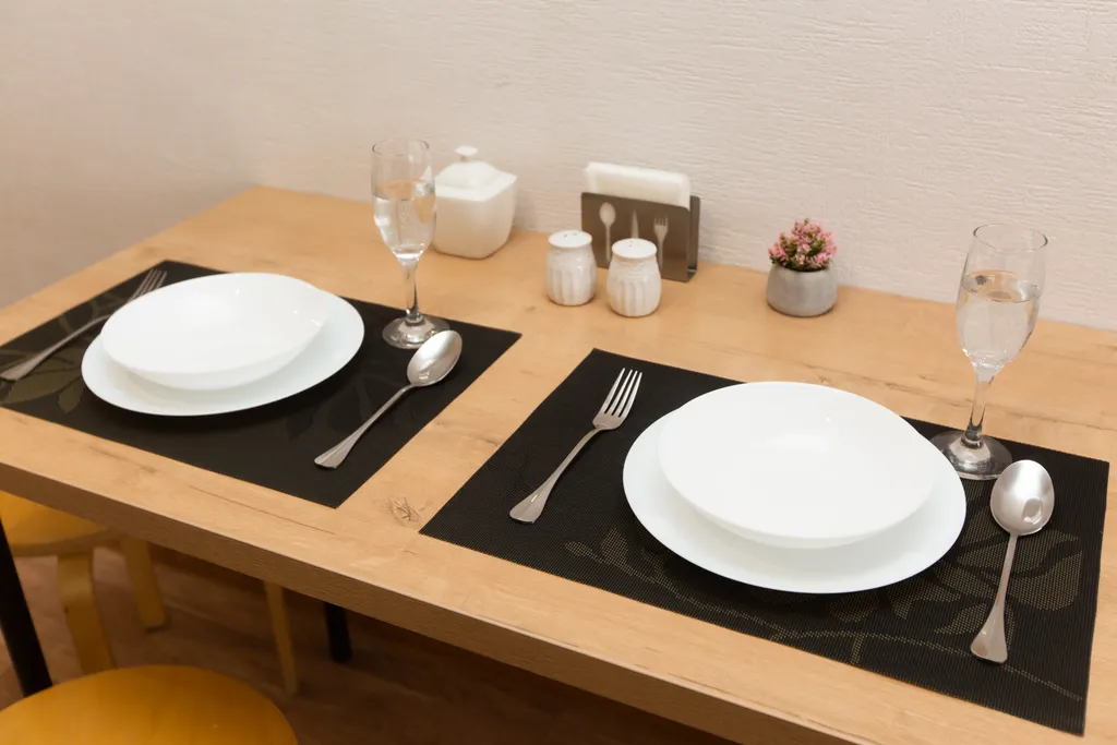 Студия на Б. Подгорной, 87 № 10 с видом на реку