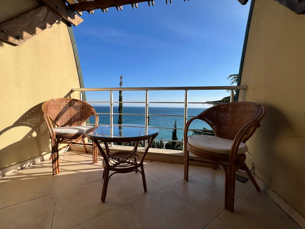 Квартира Видовые 3-комнатные апартаменты возле пляжа — аренда посуточно в Отрадное