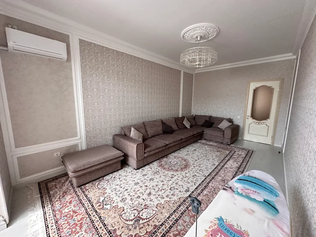 Квартира с двумя кондиционерами и вентилятором