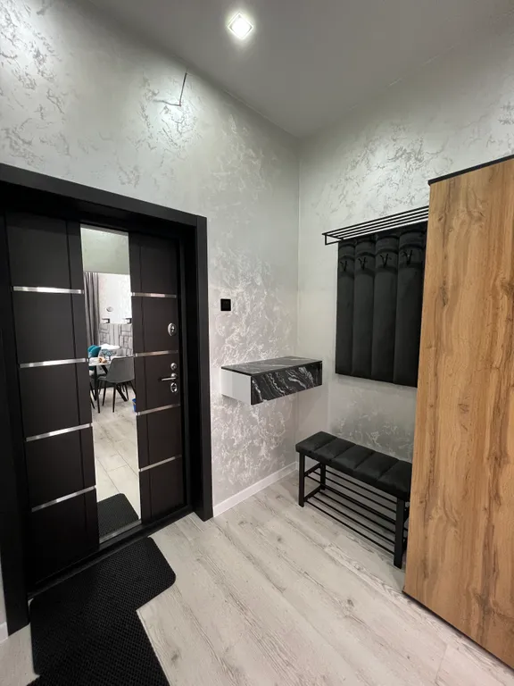 Новая квартира в центре города с видом на горы