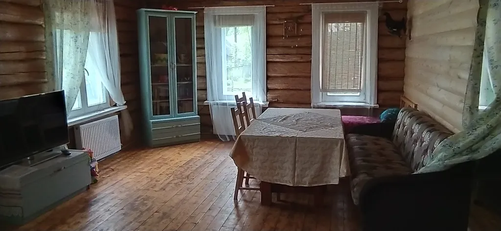 Дом у лесного озера