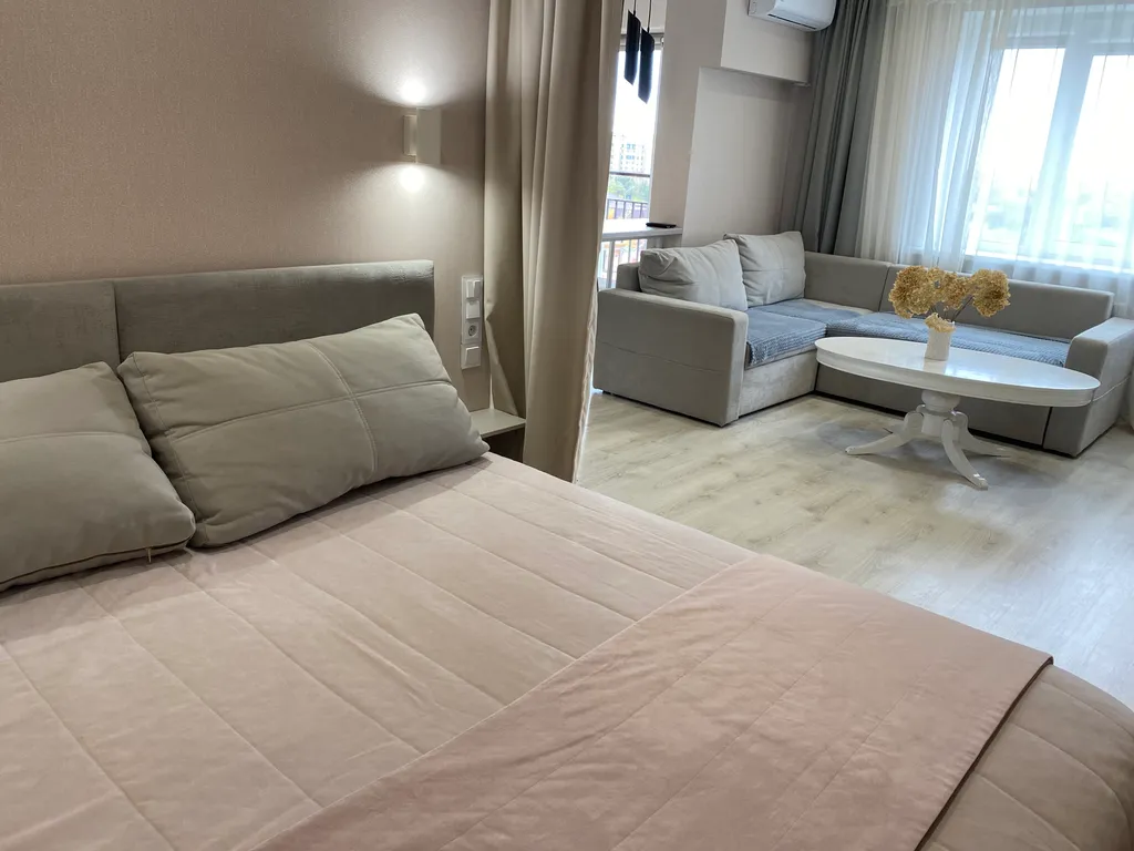 Чистая и уютная квартира с видом на Волгу и на остров