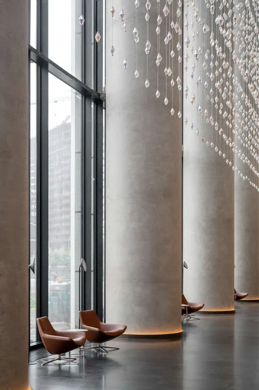 Просторные трёхкомнатные апартаменты в центре города в Capital Towers