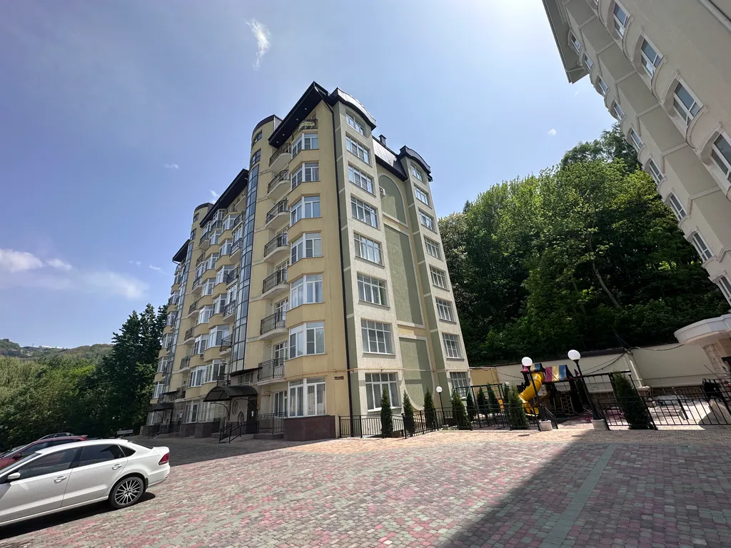 100 метров от Парка