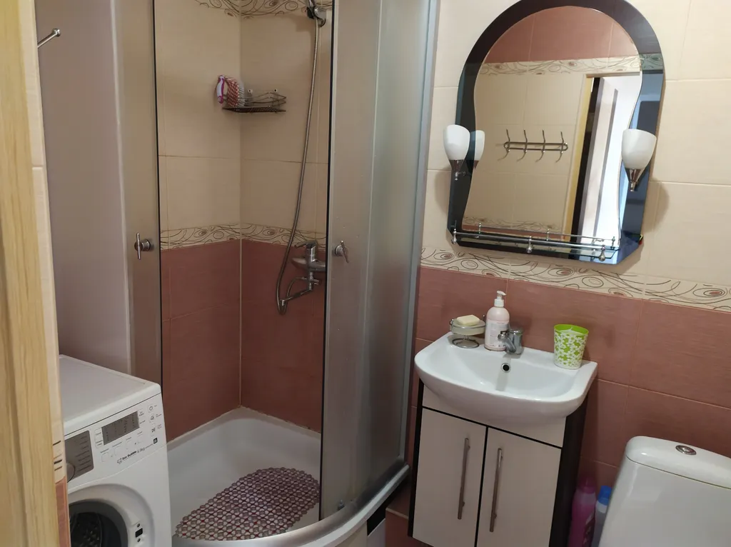 С панорамным видом на море, город, горы