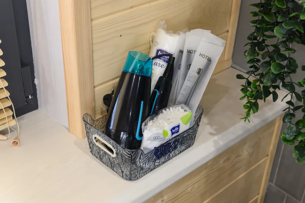 Дом с камином, баней и чаном в лесу у озера