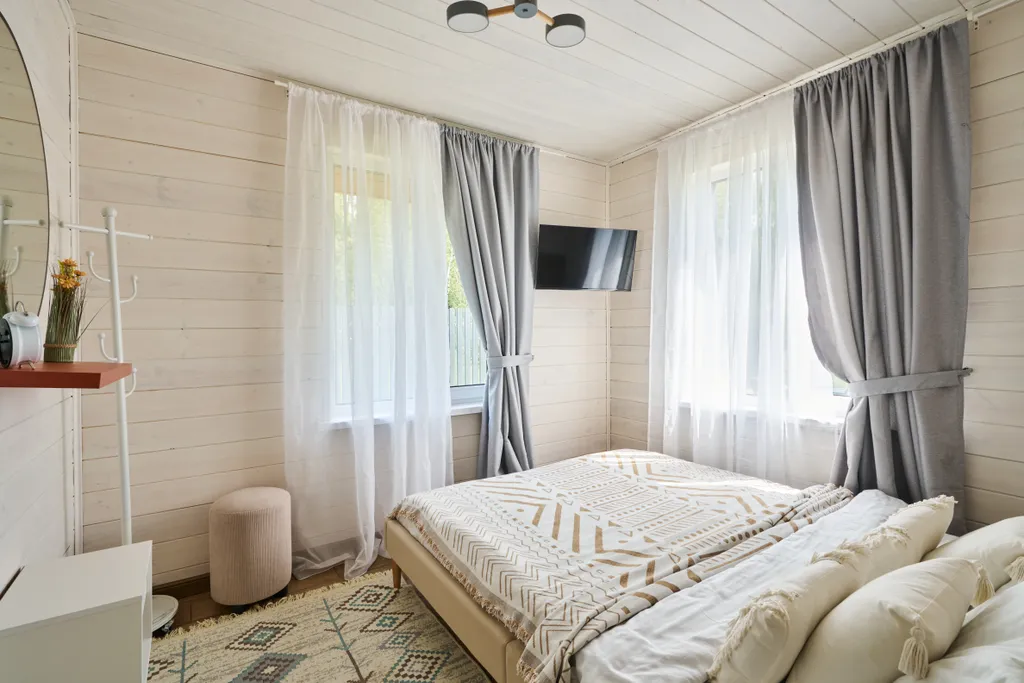 Коттедж в окружении леса с джакузи и сауной