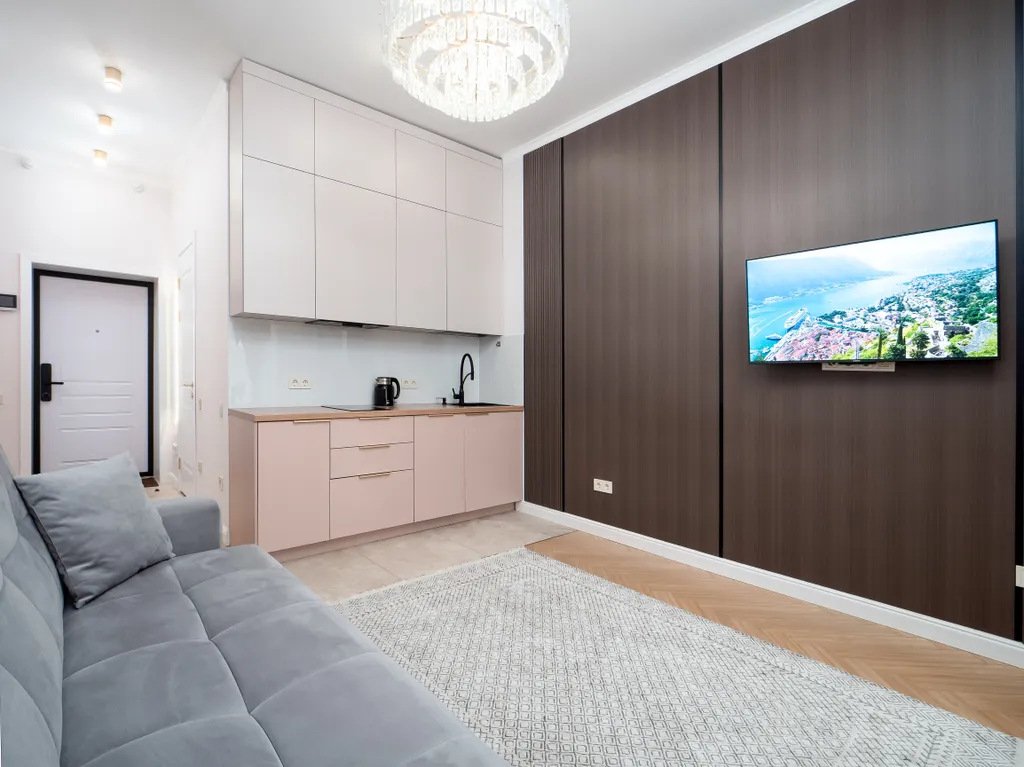 Уютная двухкомнатная квартира в районе Меги с видом на город