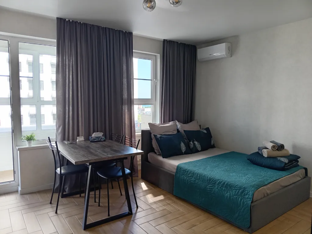 Большая квартира-студия — аренда посуточно в Новороссийск