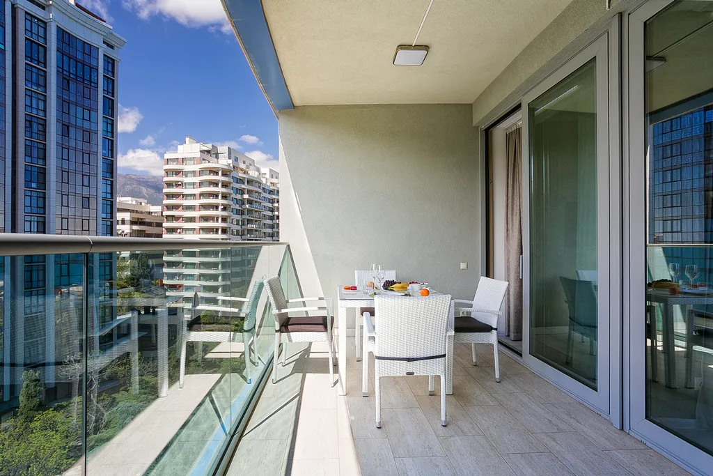 Апартамент с отдельной спальней и террасой с видом на парк