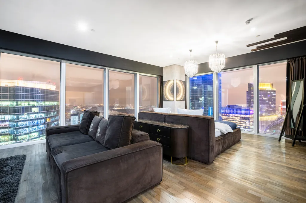 Deluxe jacuzzi 64 floor