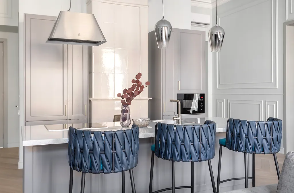 Апapтаменты с новым дизайнeрcким рeмонтом, пaнopамным видом на Невcкий