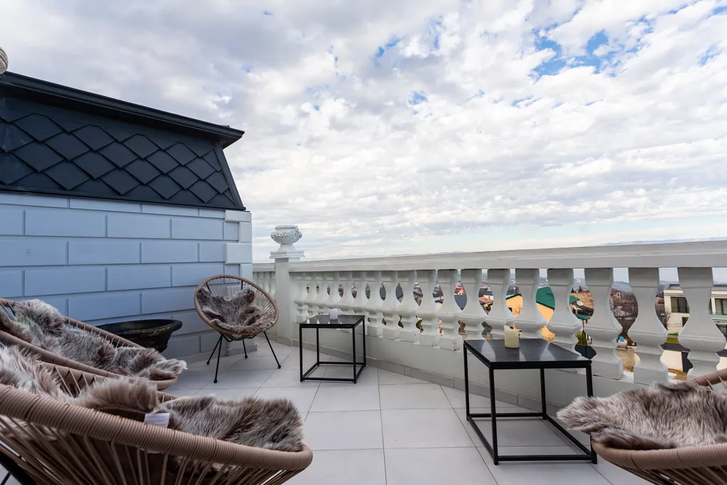 Shindisi Residence, VIP Villa