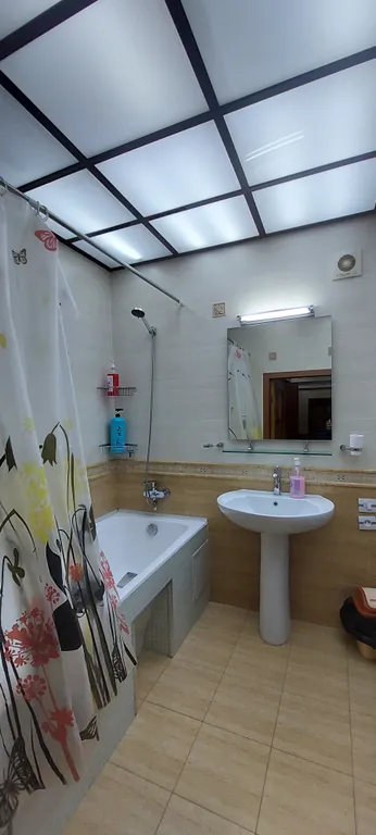 Большая и новая квартира в центре города