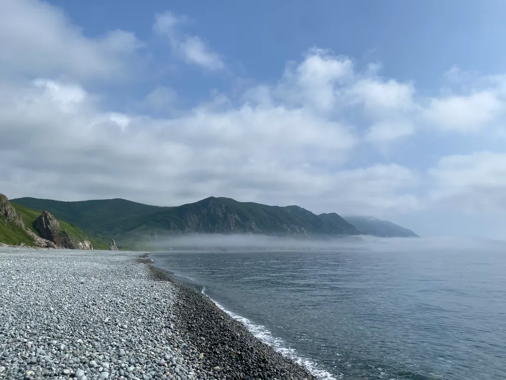 Уютная студия с дизайнерским ремонтом с видом на море и остров Петров