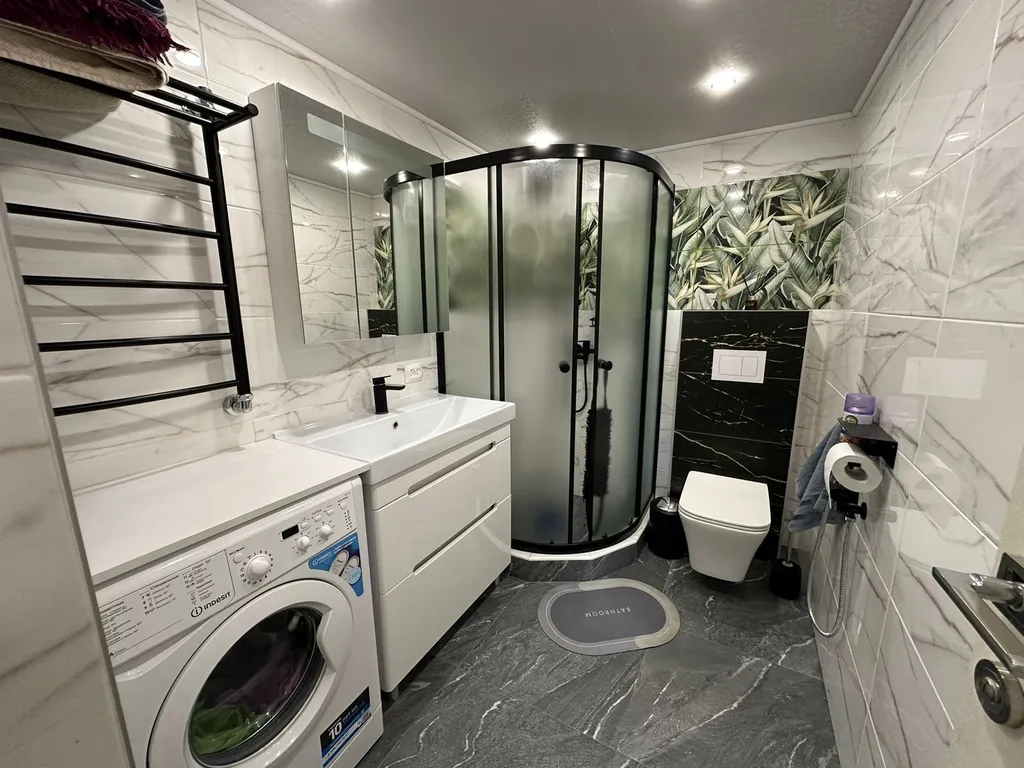 Домик у моря и озера