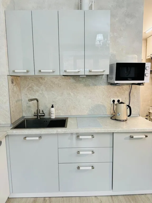 Уютная квартира у реки и моря в солнечном Небуге