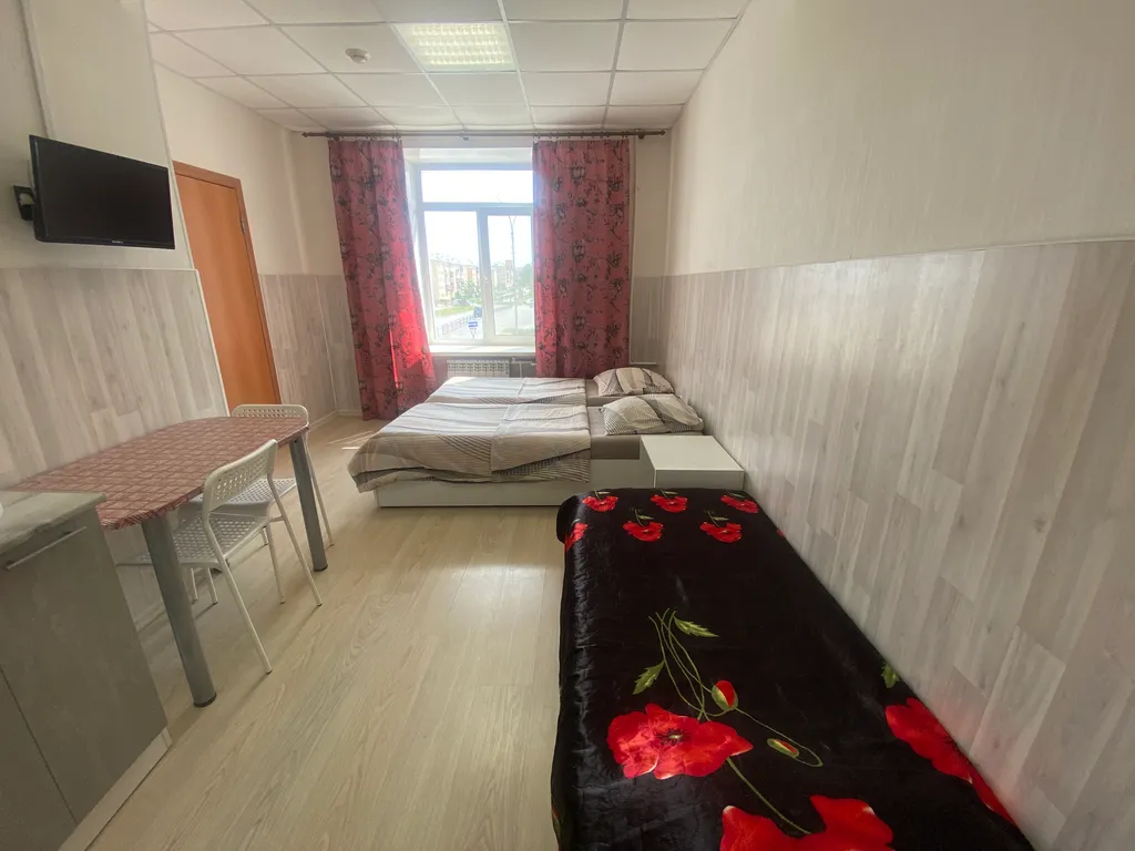 Для любителей тёплых квартир с комфортными матрасами, Жёлтый нарцисс