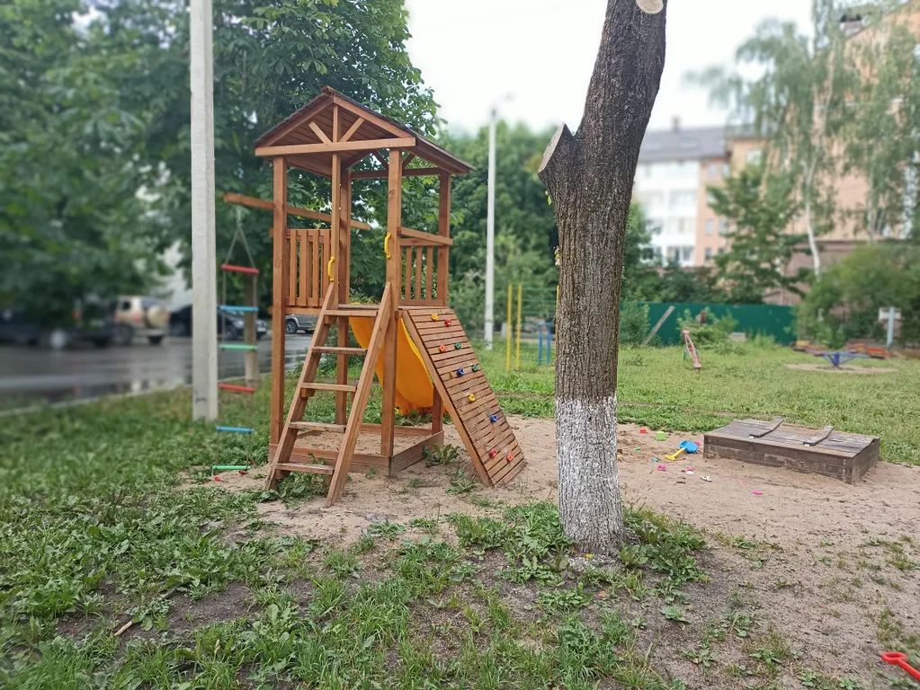 2-комнатная квартира у Лопатинского сада в самом центре